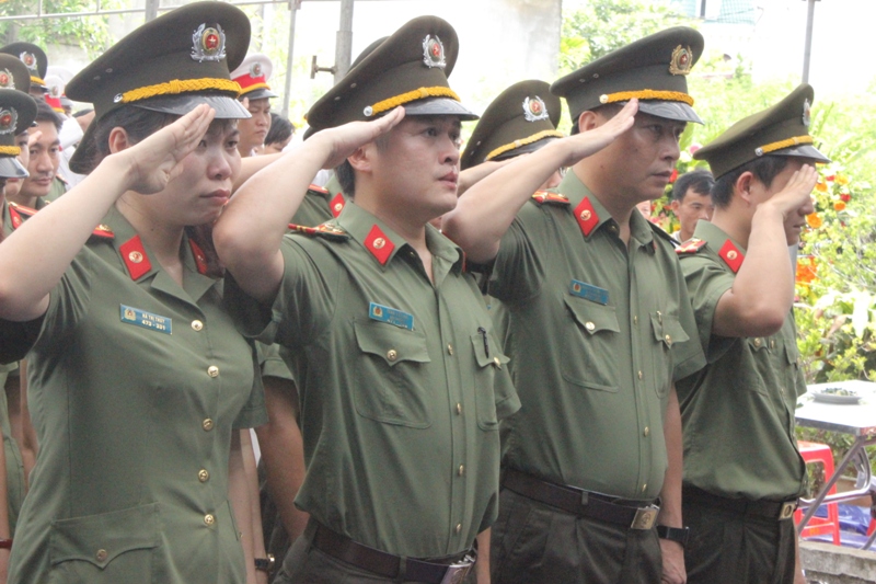 Đời sống - Nghẹn ngào lễ tiễn đưa người mẹ từ chối điều trị ung thư để cứu con (Hình 2).
