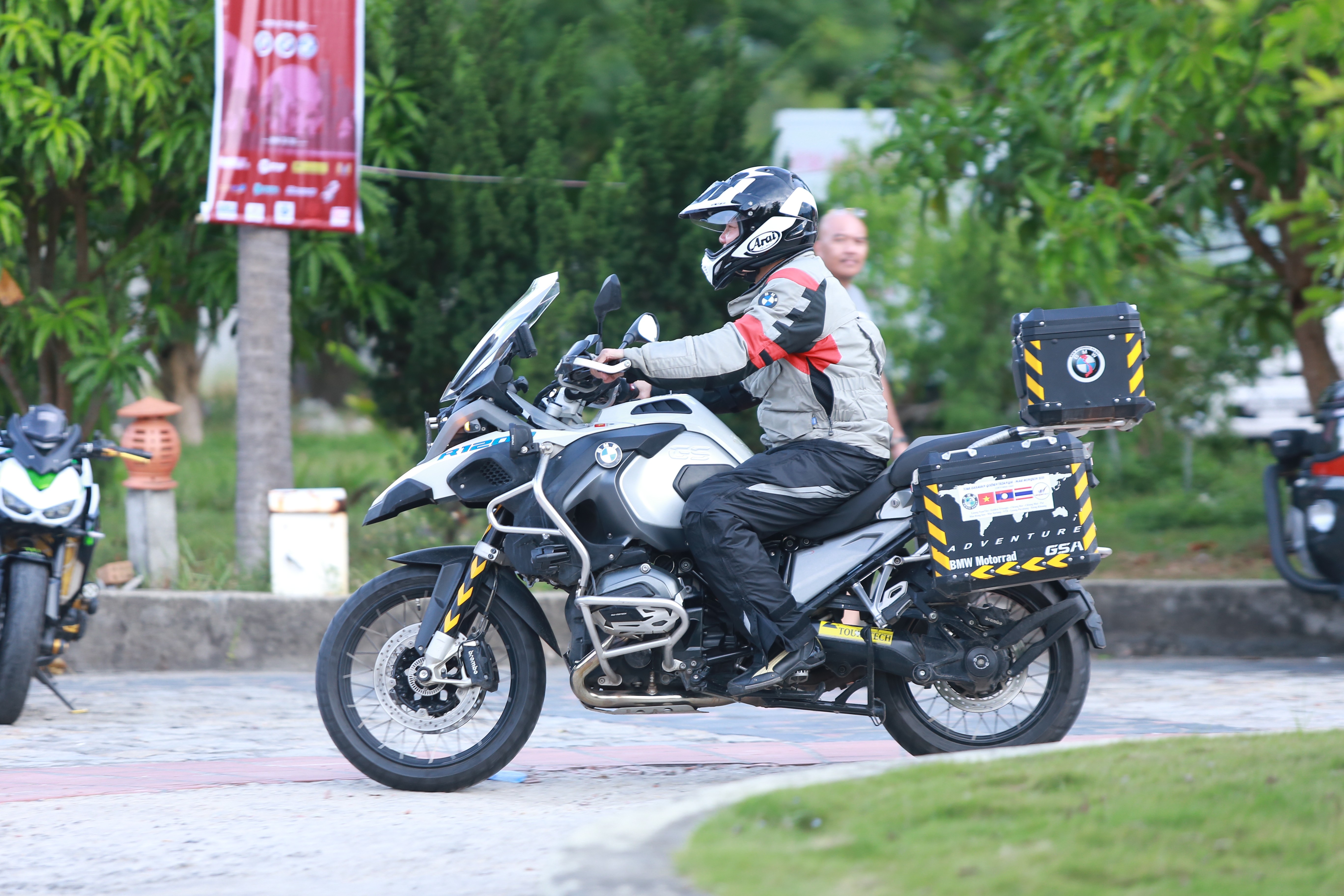 Xe++ - 150 biker và cuộc hội ngộ của hàng trăm xe phân khối lớn tiền tỷ (Hình 6).