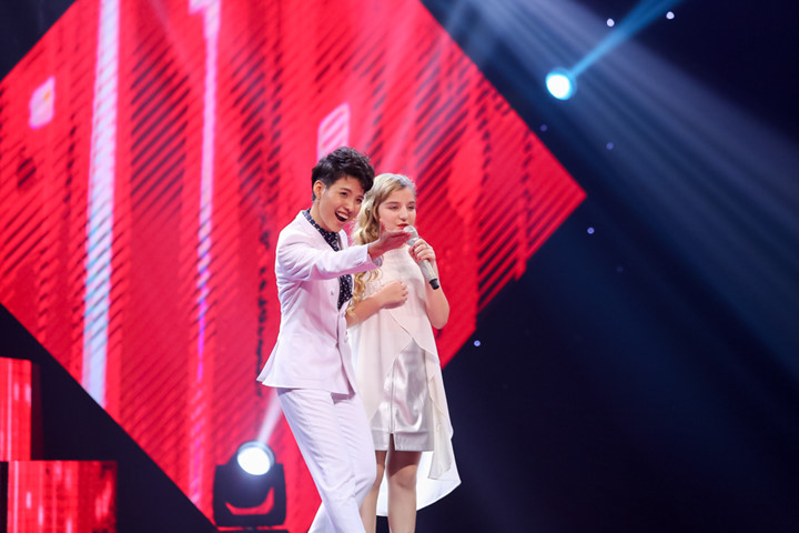 Giải trí - The Voice Kids: 'Phát cuồng' vì cô bé người Nga hát Tiếng Việt (Hình 3).