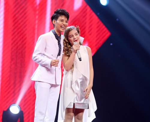 Giải trí - The Voice Kids: 'Phát cuồng' vì cô bé người Nga hát Tiếng Việt (Hình 4).