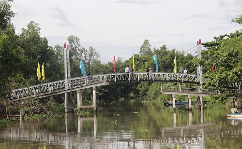 Xã hội - Trà thảo mộc Dr Thanh khánh thành cầu dây văng tại Kiên Giang