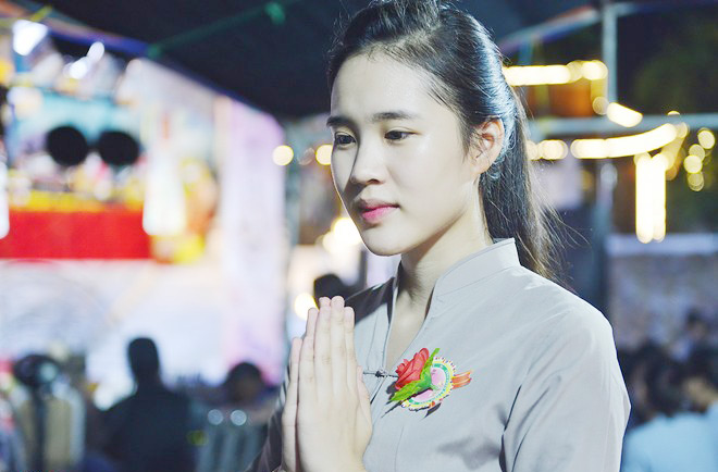 Xã hội - Lý do Vu Lan lại cài áo những bông hồng màu đỏ và trắng?