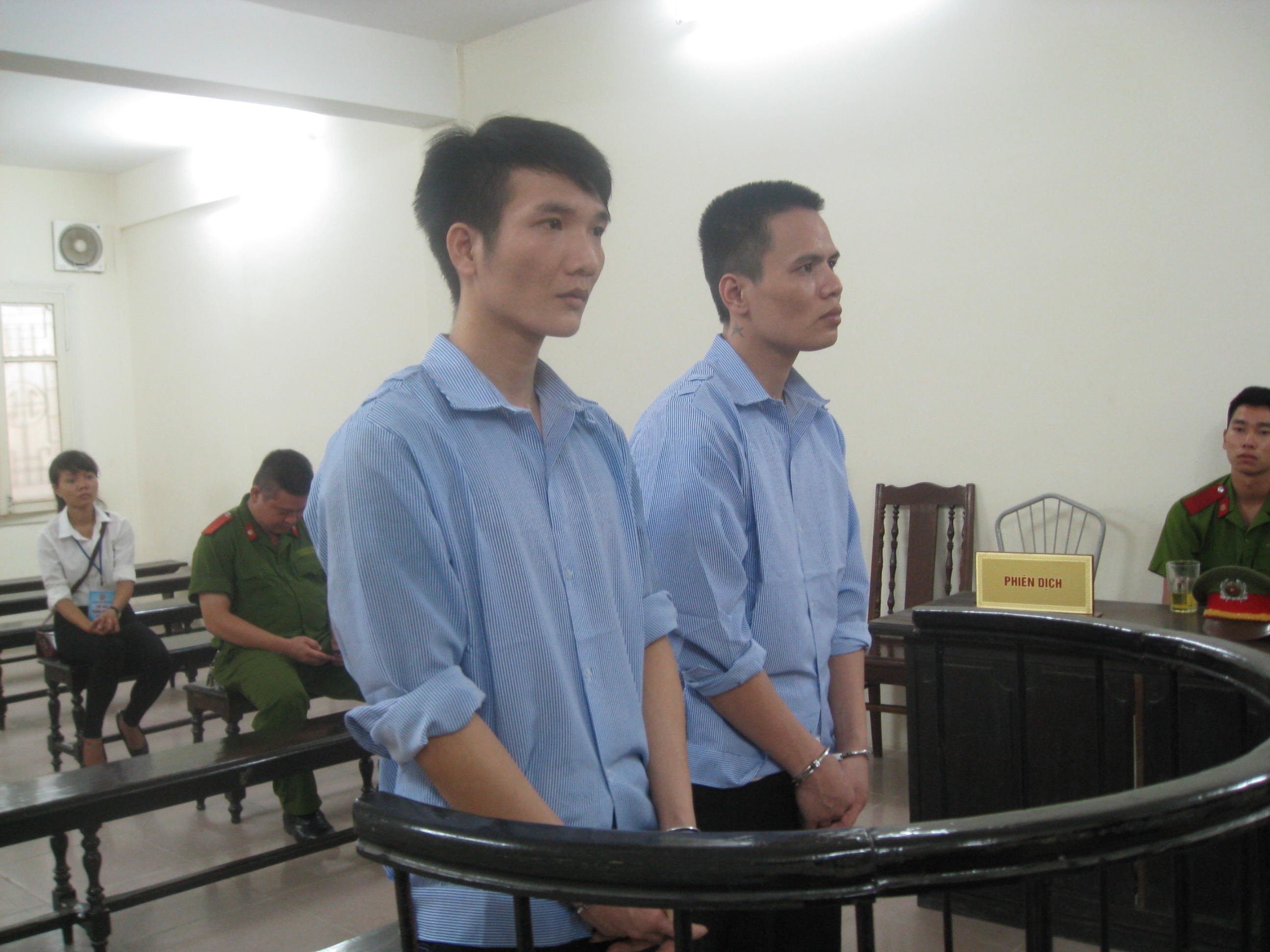 Pháp luật - Hay tin đại ca 'cát tặc' bị kết án, 2 đàn em phải cúi đầu nhận tội