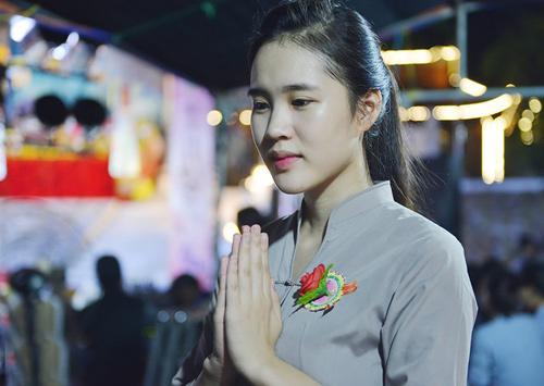 X&atilde; hội - L&yacute; do hoa huệ được mọi nh&agrave; cắm tr&ecirc;n b&agrave;n thờ trong lễ c&uacute;ng Vu Lan?