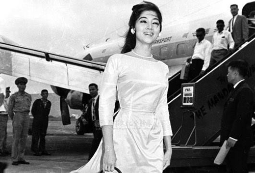 Giải trí - Nhan sắc từ 'chim sa, cá lặn' đến thảm họa PTTM của Thẩm Thúy Hằng (Hình 3).
