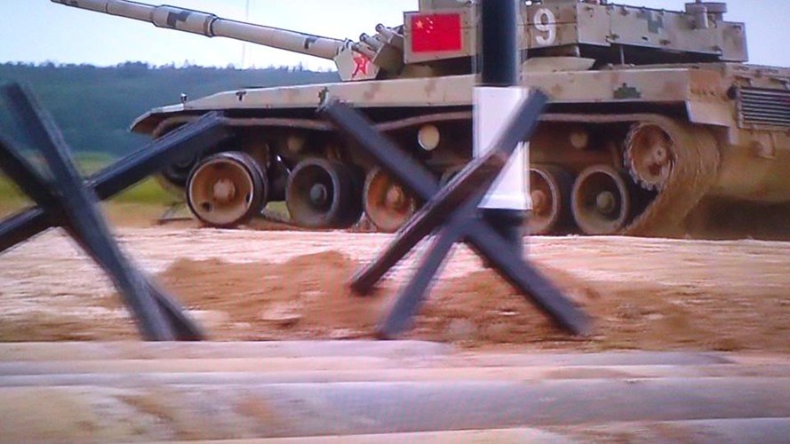 Công nghệ - Xe tăng Trung Quốc rớt bánh khi thi tài tại Tank Biathlon 2016 (Hình 4).