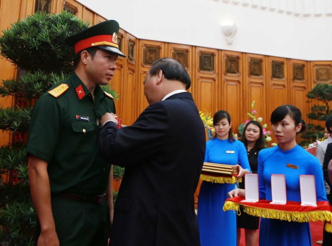 Xã hội - Hoàng Xuân Vinh được Thủ tướng gắn Huân chương Lao động hạng Nhất