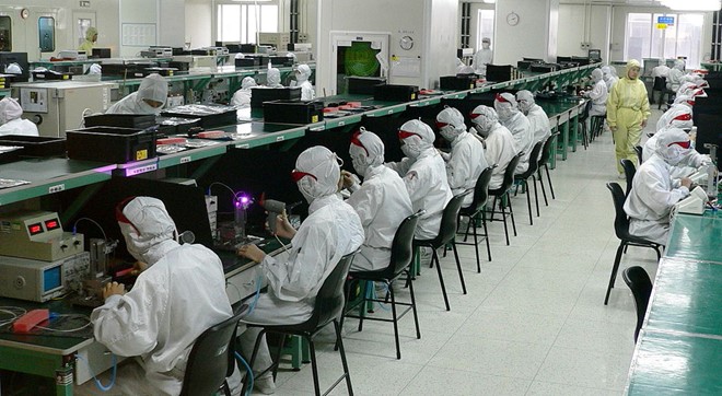 Công nghệ - Công nhân lắp điện thoại trong 'phòng sạch' vẫn có thể ung thư