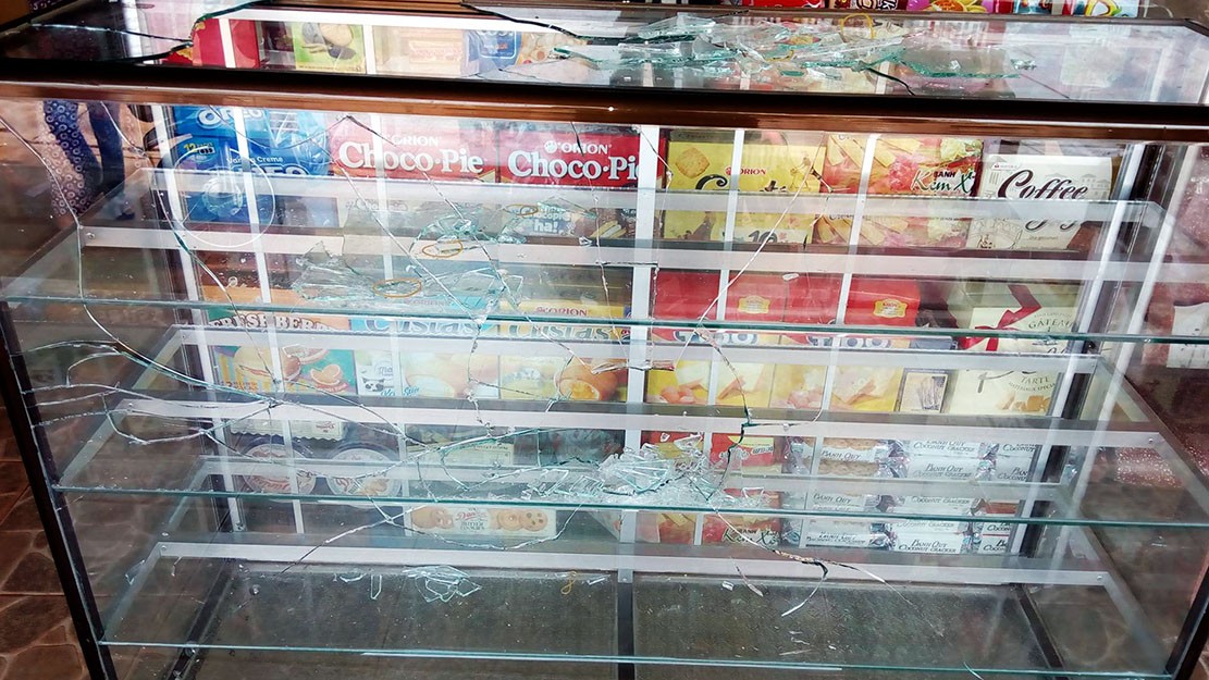 Ph&aacute;p luật - Điều tra vụ c&ocirc;n đồ ngang nhi&ecirc;n lao v&agrave;o nh&agrave; đ&aacute;nh d&acirc;n