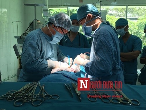Đời sống - 'Cô bé mai rùa' Việt Nam mơ thành cô giáo nhỏ
