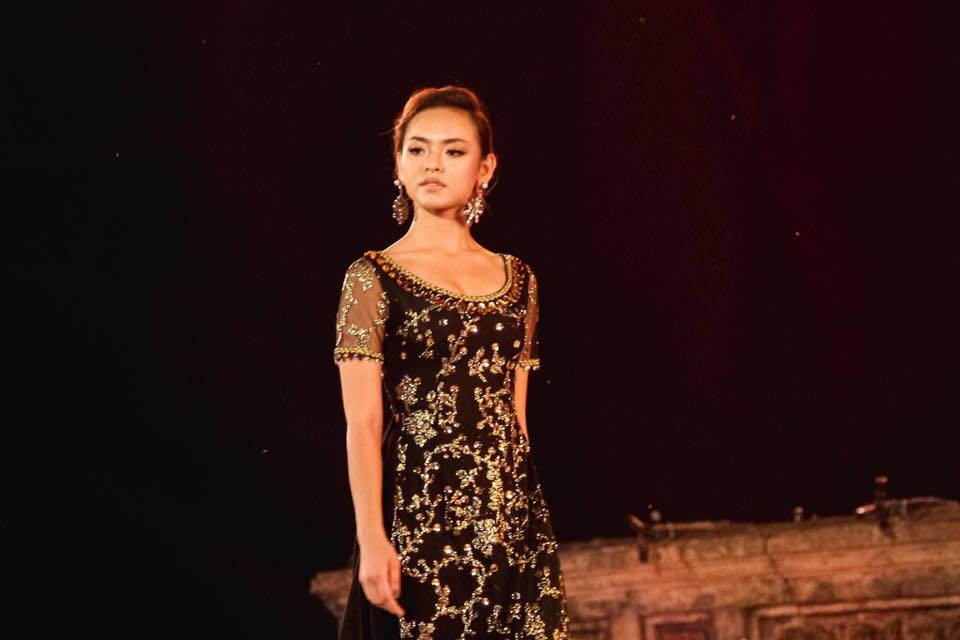 Giải trí - Ngắm chân dài 'ăn hình' Mai Ngô trong những trang phục cực chất