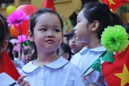 Xã hội - Nụ cười rạng rỡ của học sinh trong ngày khai giảng năm học mới (Hình 4).