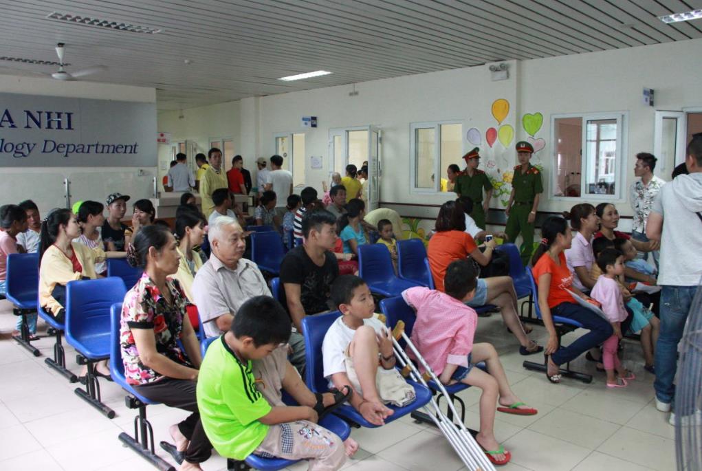 Giải trí - Tuấn Hưng mang liều thuốc tinh thần tới bệnh nhi K3 dịp Trung thu