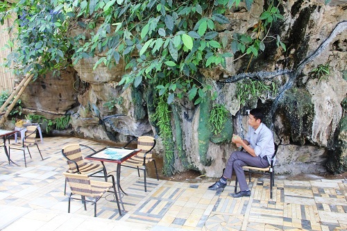 Xã hội - Cận cảnh quán cà phê trong hang đá có 1-0-2 tại miền tây xứ Nghệ (Hình 5).