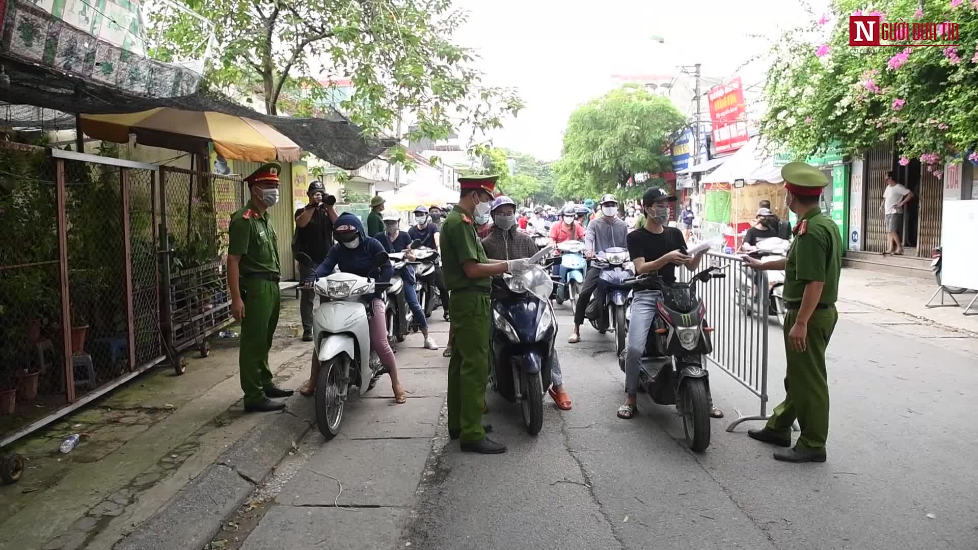 Dân sinh - Hà Nội: Hàng loạt xe quay đầu do không có lịch làm việc