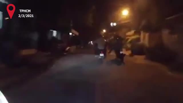 Cảnh sát truy đuổi 3km, nổ súng bắt trộm