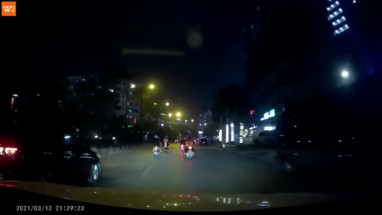 Thanh niên cố tình bẻ lái, thông chốt CSGT