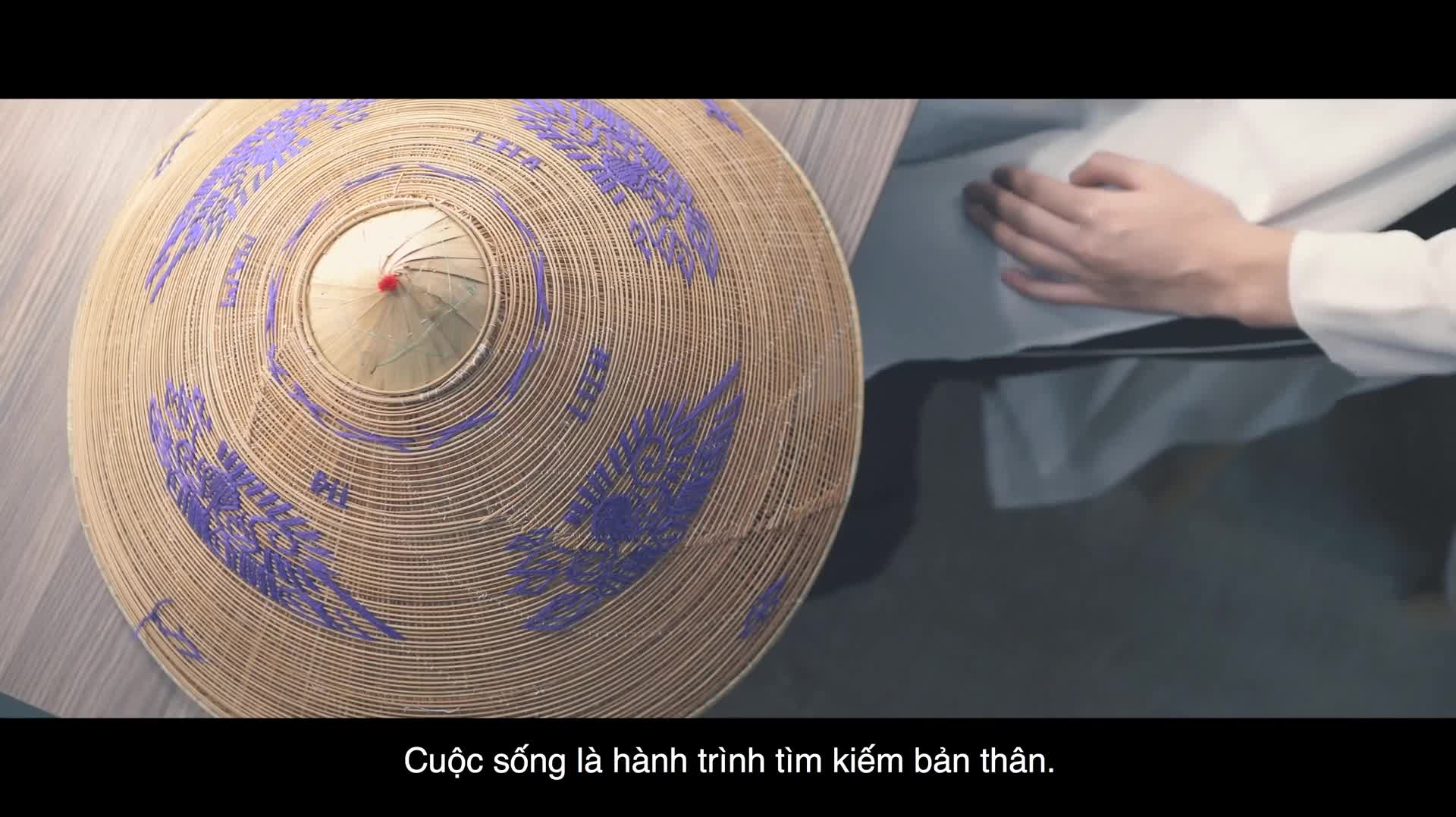 Thuỳ Dung lần đầu khoe gia đình trong clip giới thiệu bản thân tại Miss International