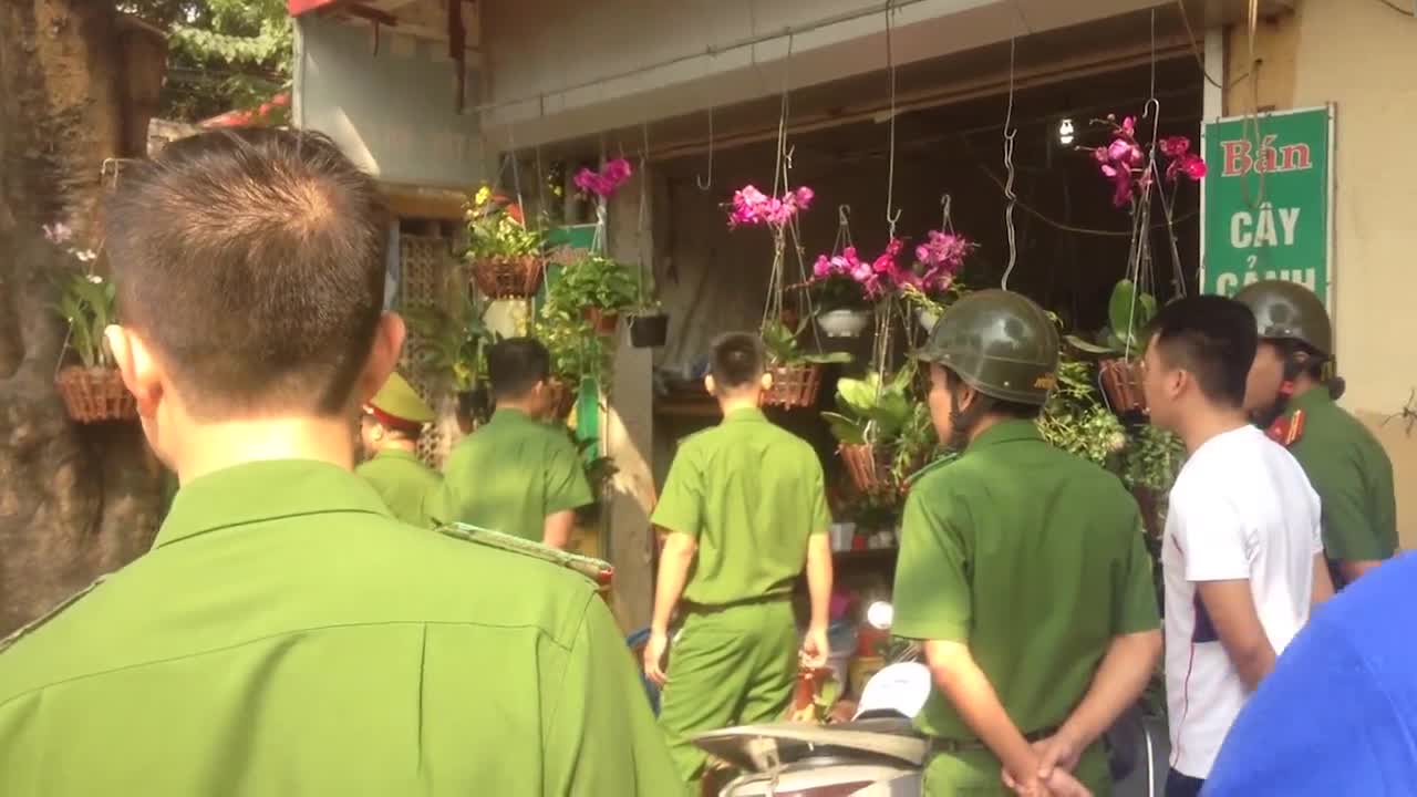 Clip: Bắt cóc, uy hiếp con tin ở Thường Tín, Hà Nội
