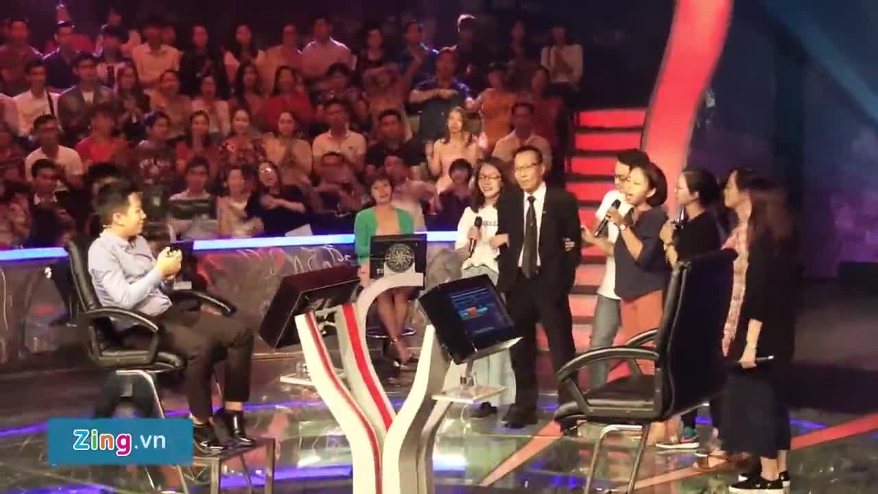 Clip: Nhà báo Lại Văn Sâm xúc động chia tay chương trình ‘Ai là triệu phú’