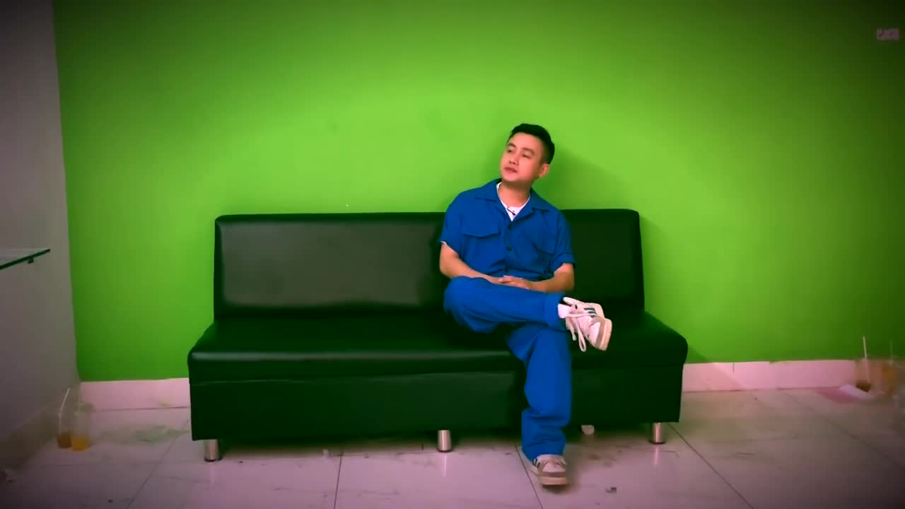 Trấn Thành, Ninh Dương Lan Ngọc gây sốt với clip chế 'Người lạ ơi'