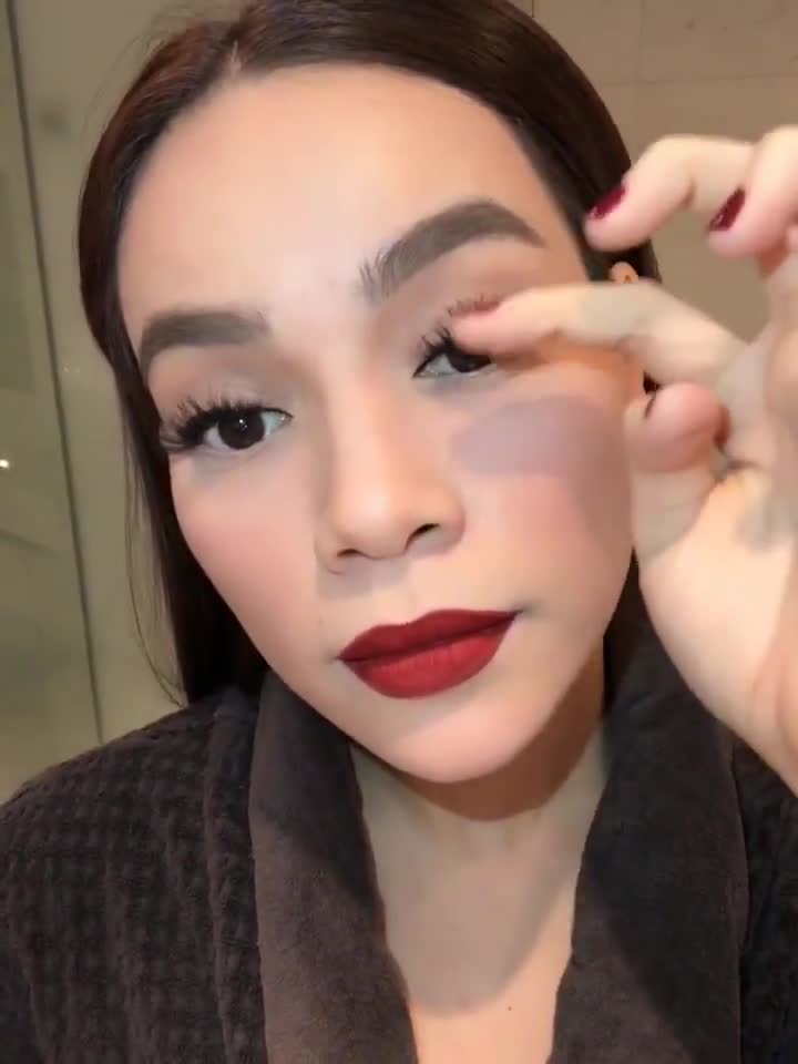 Hồ Ngọc H&agrave; tung bằng chứng phủ nhận tin đồn dao k&eacute;o