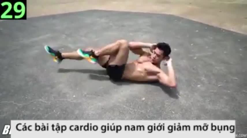 Video: Cuộc tấn công khốc liệt của 2 sư tử đực với sư tử cái để bảo vệ miếng ăn 