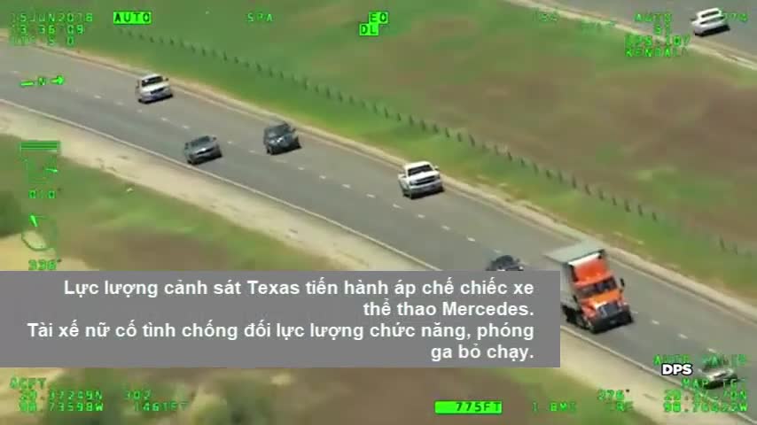 Pha đuổi bắt gay cấn của cảnh s&aacute;t Mỹ với b&agrave; mẹ trẻ ph&oacute;ng nhanh, g&acirc;y tai nạn rồi bỏ chạy