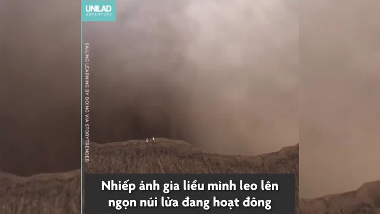 Nhiếp ảnh gia liều mình săn ảnh trên miệng núi lửa đang hoạt động