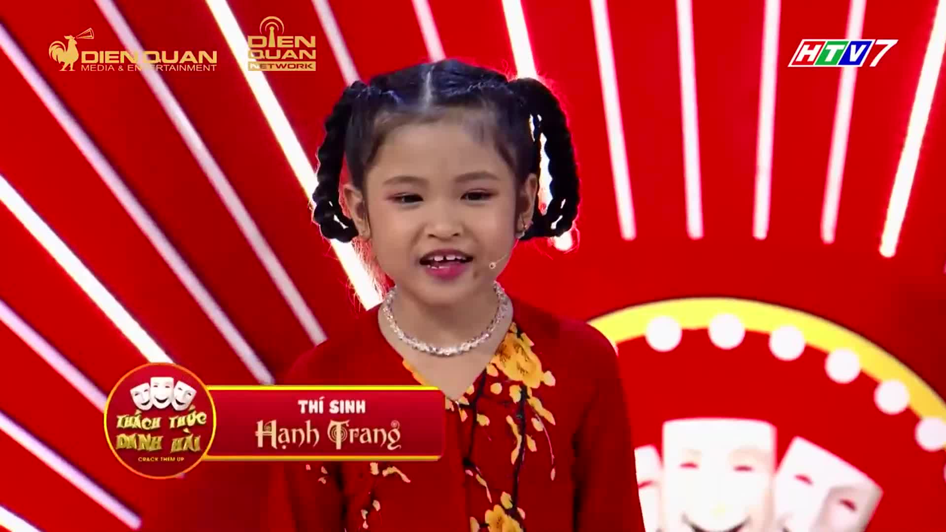 Bé 7 tuổi rinh về khoản tiền lớn khi mắng Ngô Kiến Huy xối xả