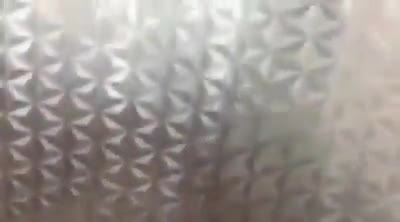 Xôn xao clip thầy giáo sờ đùi, vuốt má học sinh nữ trong giờ tin học