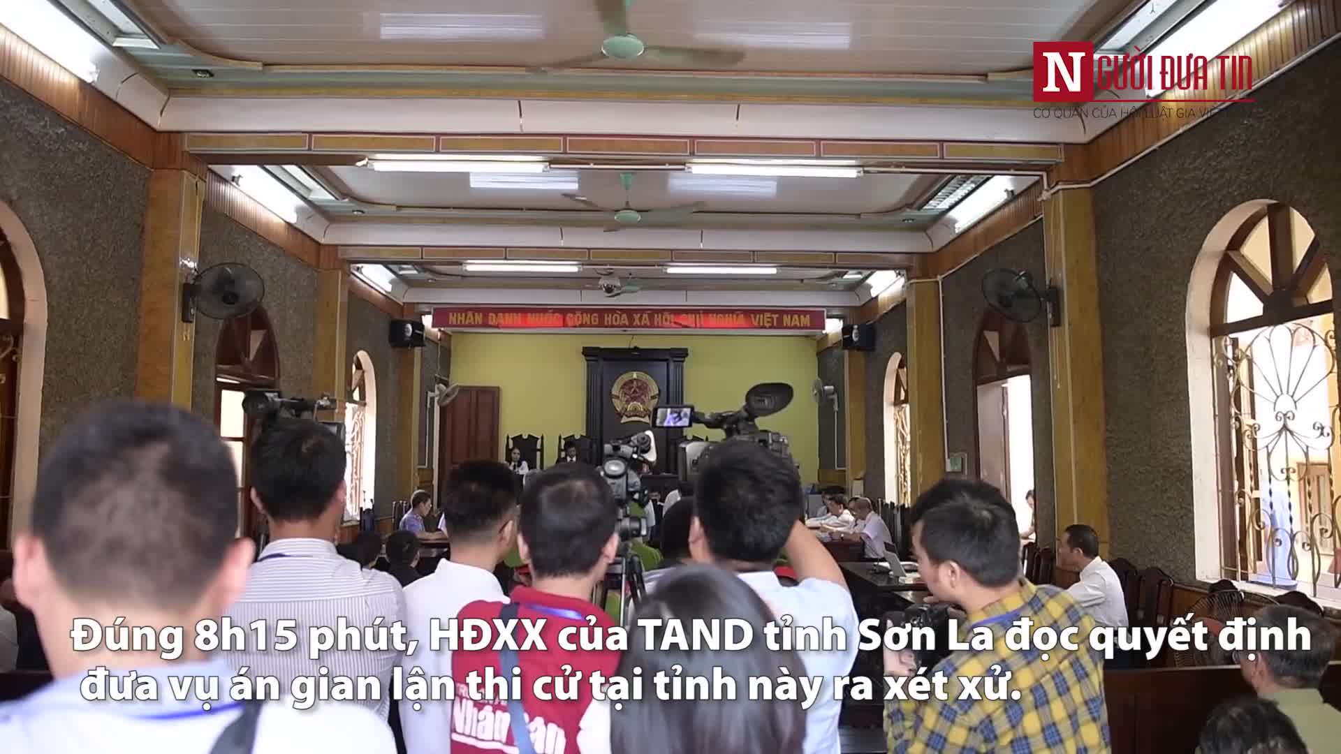 Hoãn phiên tòa gian lận điểm thi ở Sơn La