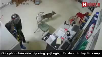Video phút nhân viên trạm xăng quật ngã tên cướp khi bị đâm