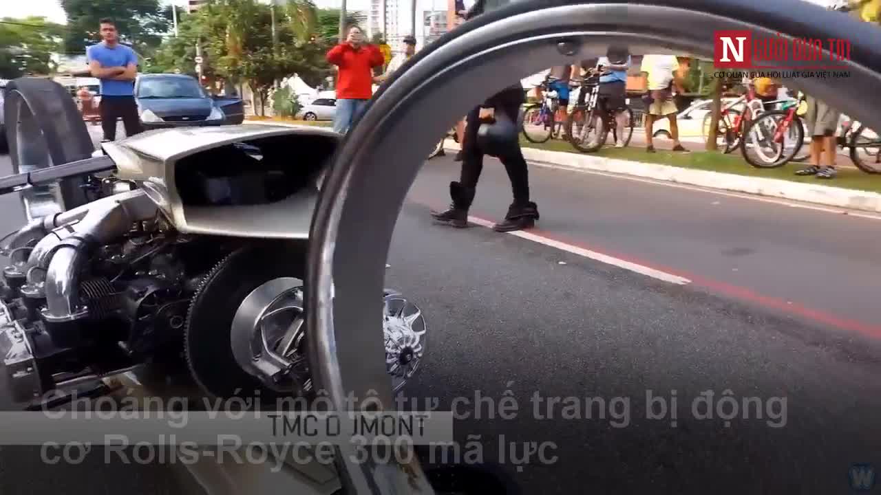 Choáng với mô tô tự chế trang bị động cơ Rolls-Royce 300 mã lực