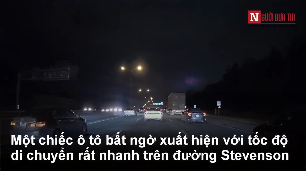 Ô tô điên đâm hàng loạt xe trên đường cao tốc