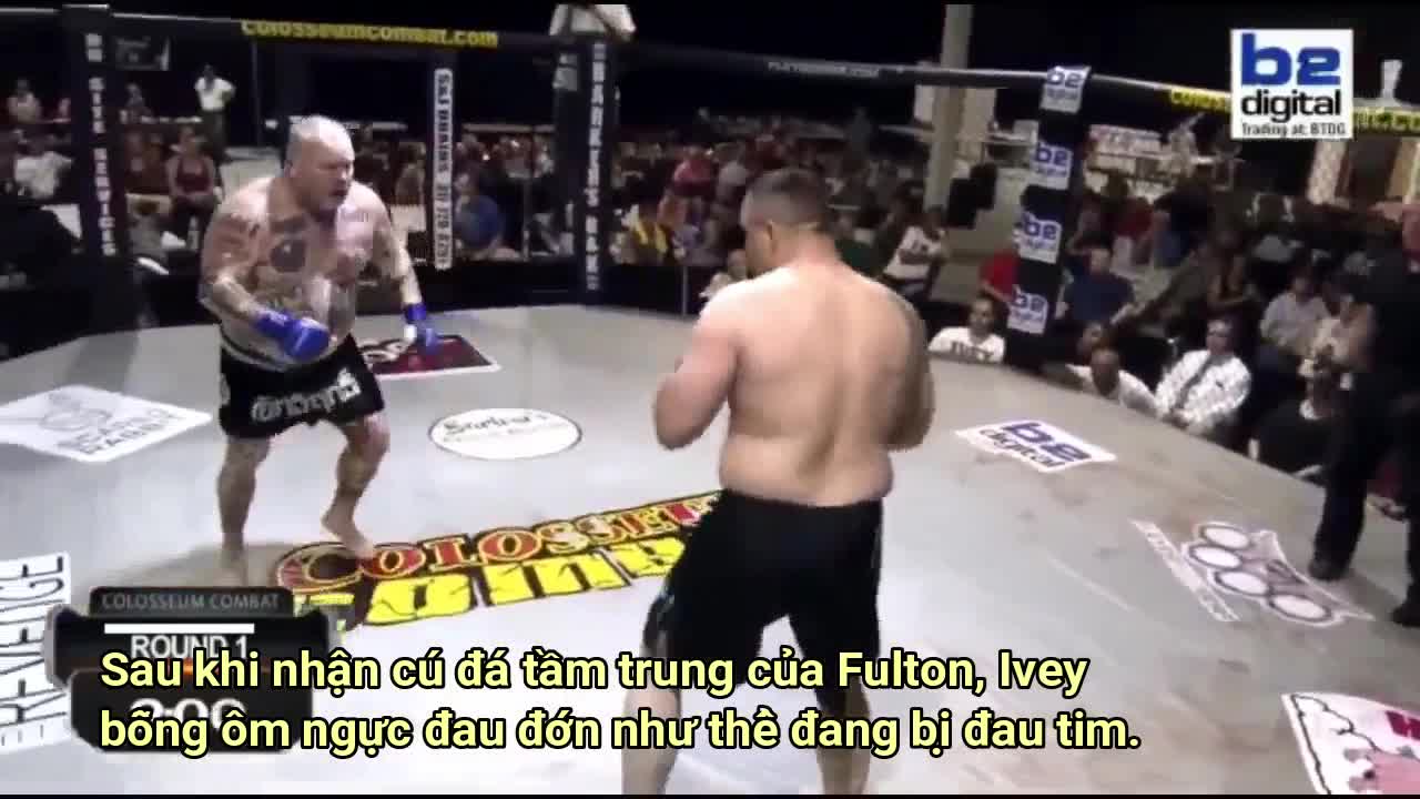 Clip: Võ sĩ giả đau tim đánh lén đối thủ và kịch bản khó tin ở phút chót