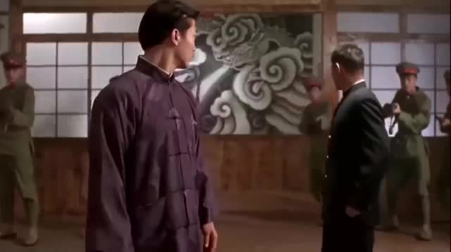 L&yacute; Li&ecirc;n Kiệt đấu với Chu Tỉ Lợi trong bộ phim Tinh v&otilde; anh h&ugrave;ng.