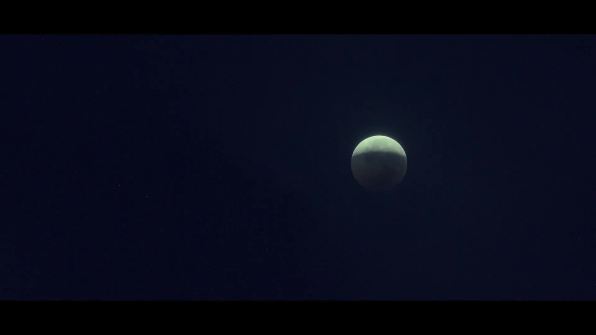 Cảnh quay g&acirc;y ấn tượng mạnh v&igrave; diễn xuất của Ho&agrave;ng Th&ugrave;y Linh.