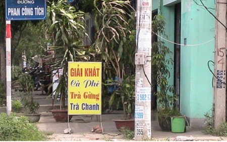 Pháp luật - Thế giới thật trong các quán cà phê trá hình