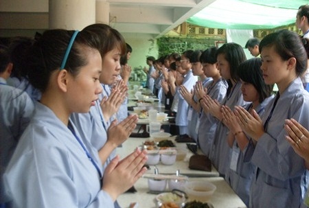 Xã hội - Một ngày theo giới trẻ lên chùa “sống chậm”