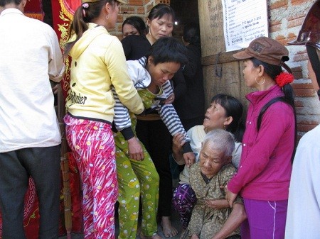 Pháp luật - Nỗi đau một gia đình có 3 con trẻ chết đuối (Hình 2).