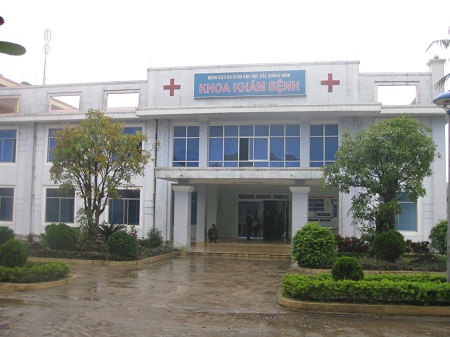 Xã hội - Tuyển nữ hộ sinh bằng luật bóng chuyền vì 'phong trào'
