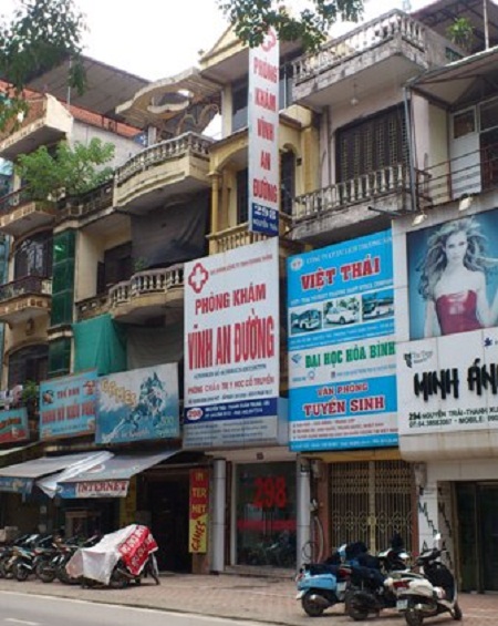 X&atilde; hội - Siết chặt quản l&yacute;, b&aacute;c sĩ &ldquo;bỏ chạy&rdquo;