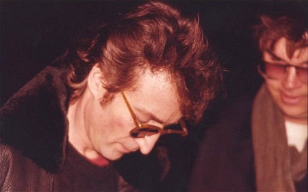 Thế giới - Kẻ giết hại John Lennon tìm cách lấy lại tự do