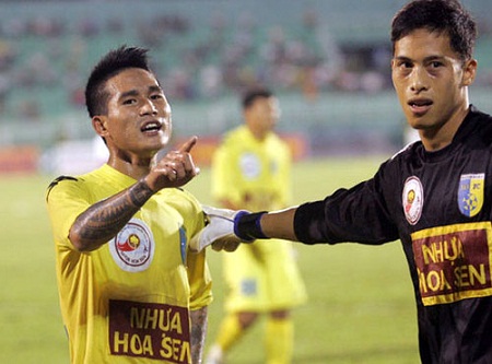 B&oacute;ng đ&aacute; Quốc tế - Chửi ph&oacute;ng vi&ecirc;n, Quốc Long 'bay' khỏi tuyển quốc gia (H&igrave;nh 2).