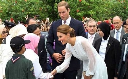 Thế giới - Hoàng gia Anh 'sốc' với ảnh ngực trần của công nương Kate Middleton