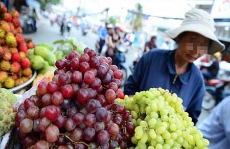 Xã hội - Hoa quả Trung Quốc ủ hóa chất gây vô sinh, nhiều người e sợ