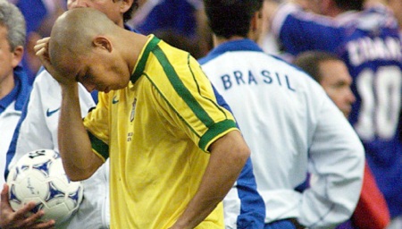 Bóng đá Quốc tế - Ronaldo bị mua độ trước chung kết World Cup 1998? (1)