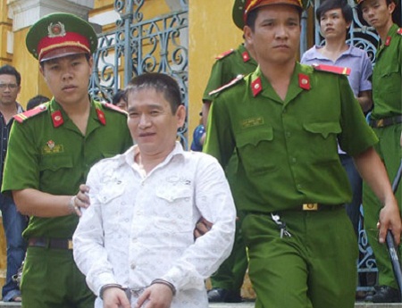 Pháp luật - Lạnh lùng 'xử ngọt' đàn em khiến giới giang hồ sửng sốt (Hình 2).