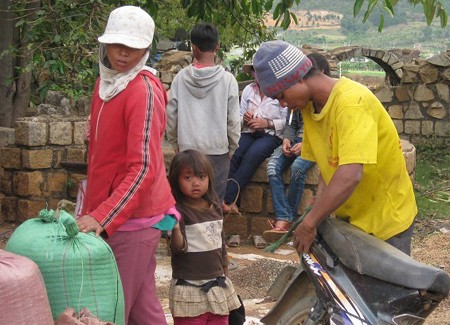 Pháp luật - Tục trả nợ bằng một đêm 'mây mưa' của người K'Ho